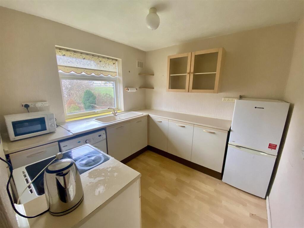 Bramleys Estate Agents - Green Close - Dewsbury (7