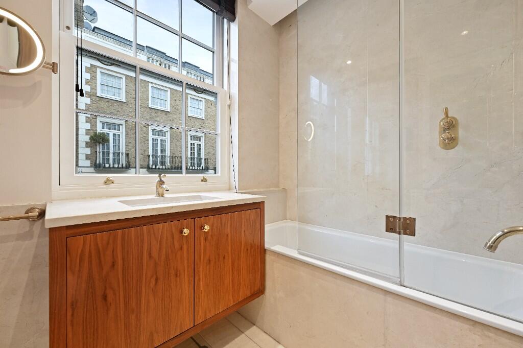 Bedroom 2 ensuite