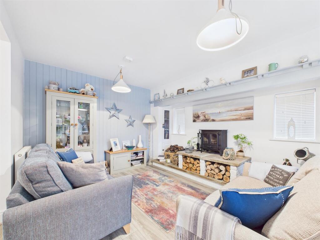 Open Plan Living/Dining Area