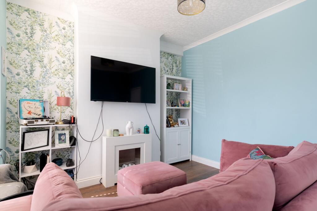 KITCHEN/DINER AND LIVING ROOM