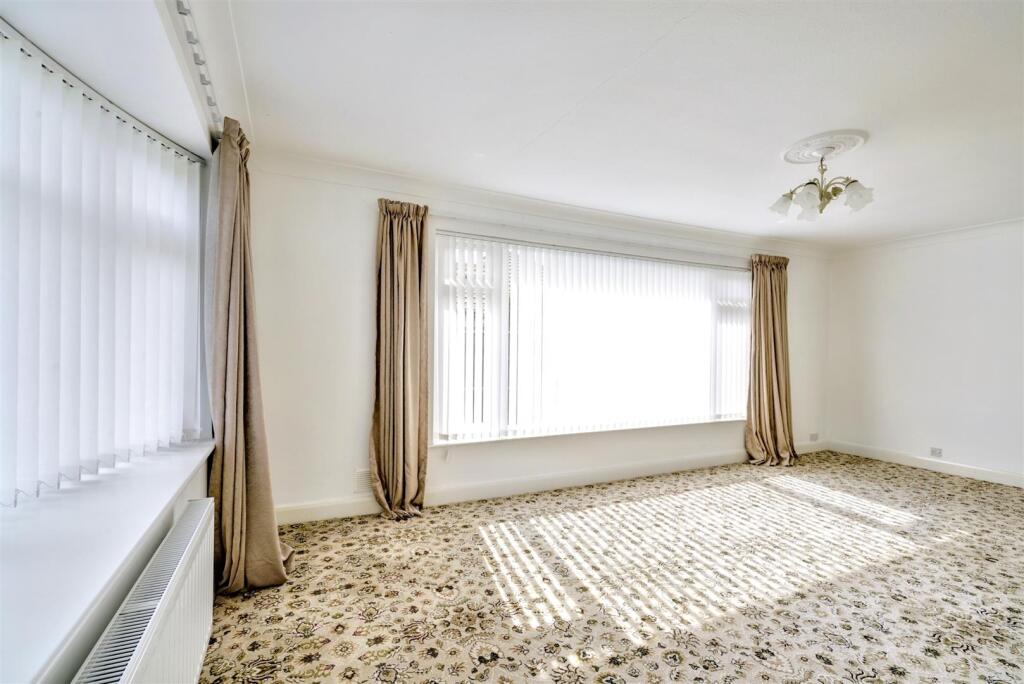 Lounge/Sitting Room