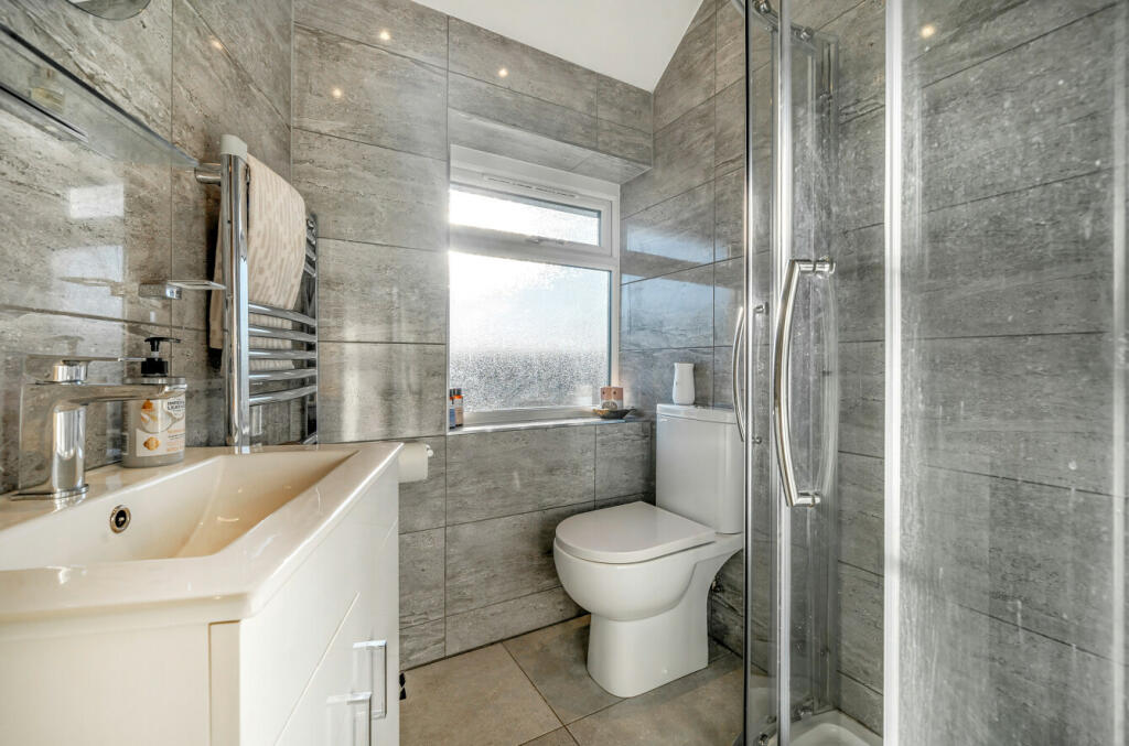 En Suite Shower