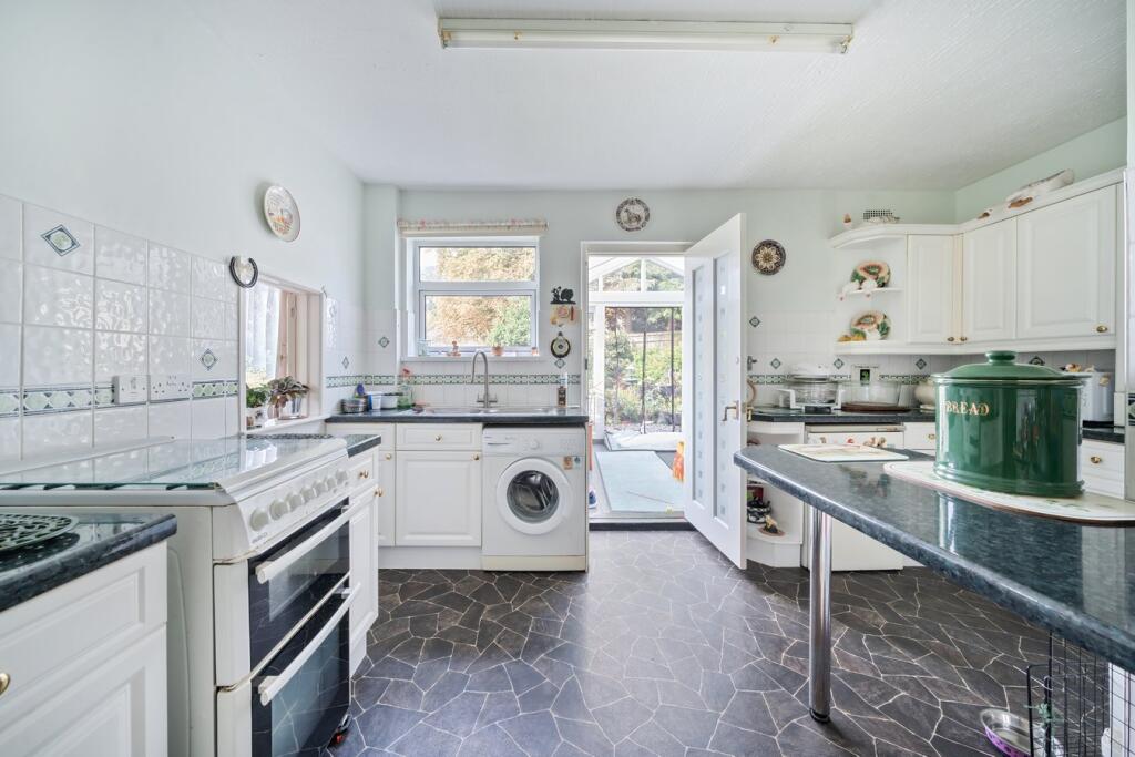 Lewiston Road, Brimscombe, Stroud, GL5