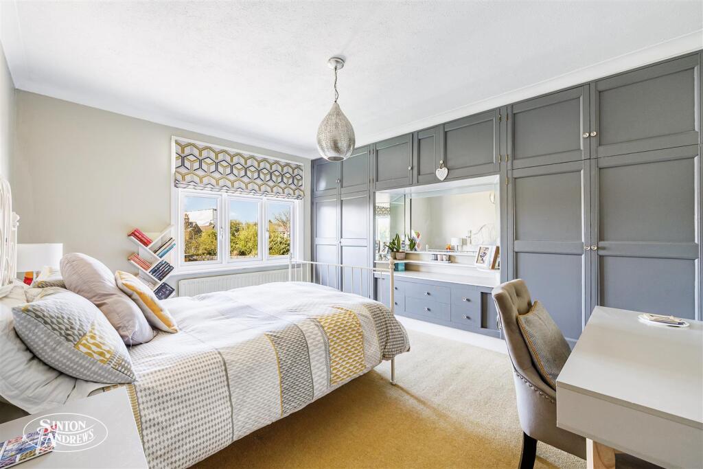 32 Croft bed 1.jpg