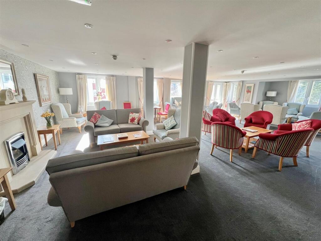 Communal Lounge