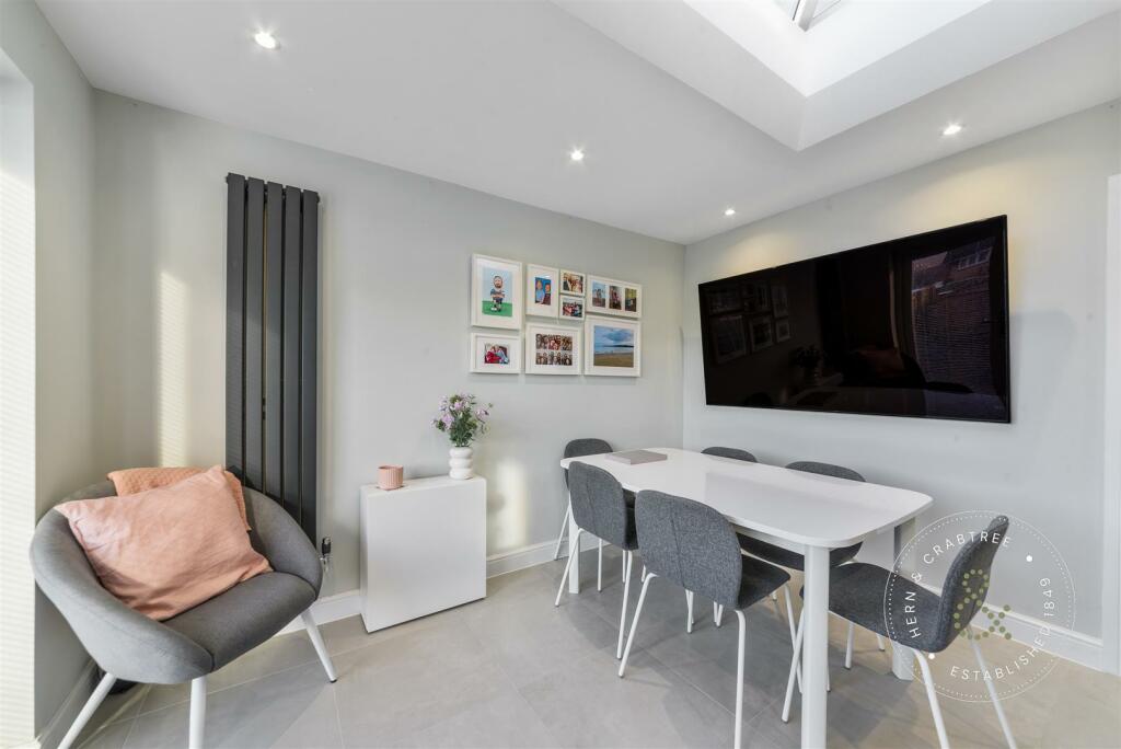 Elgar- Crescent-23.jpg