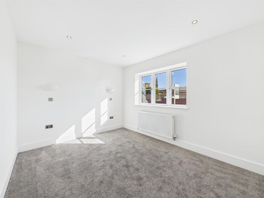 Bedroom: