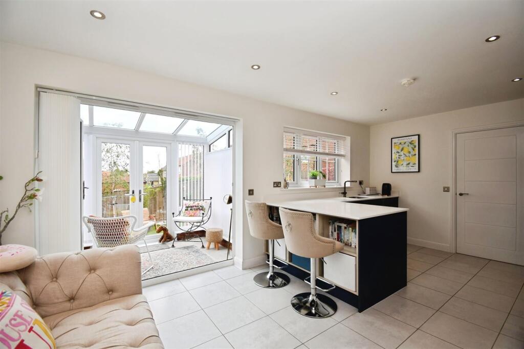 Kitchen / dining room