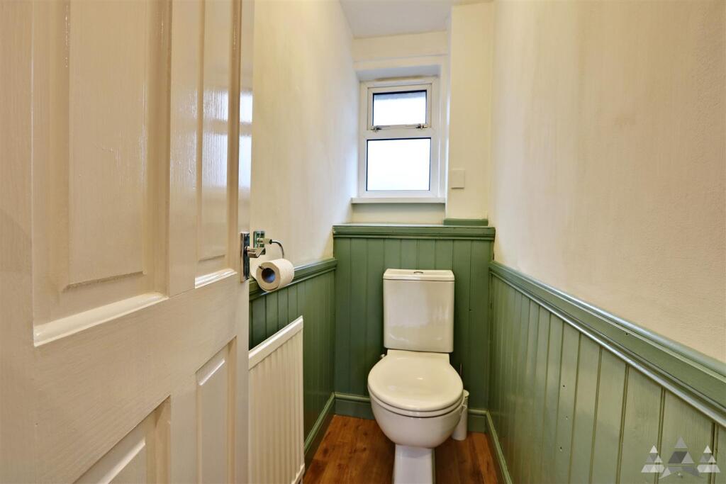 Downstairs WC/Cloakroom