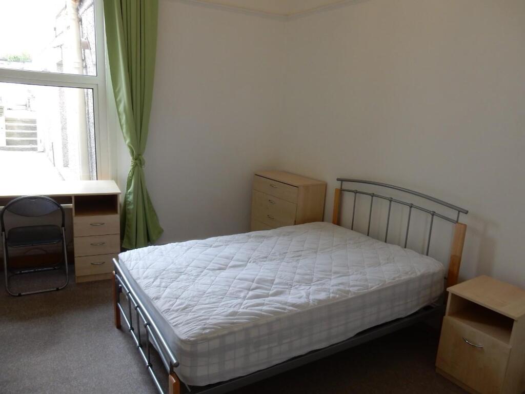 40 FH Bedroom 2 a.JPG