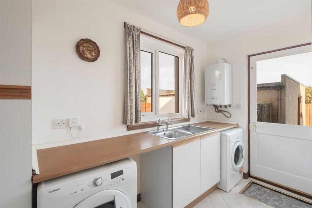 08 - Utility room.jpg