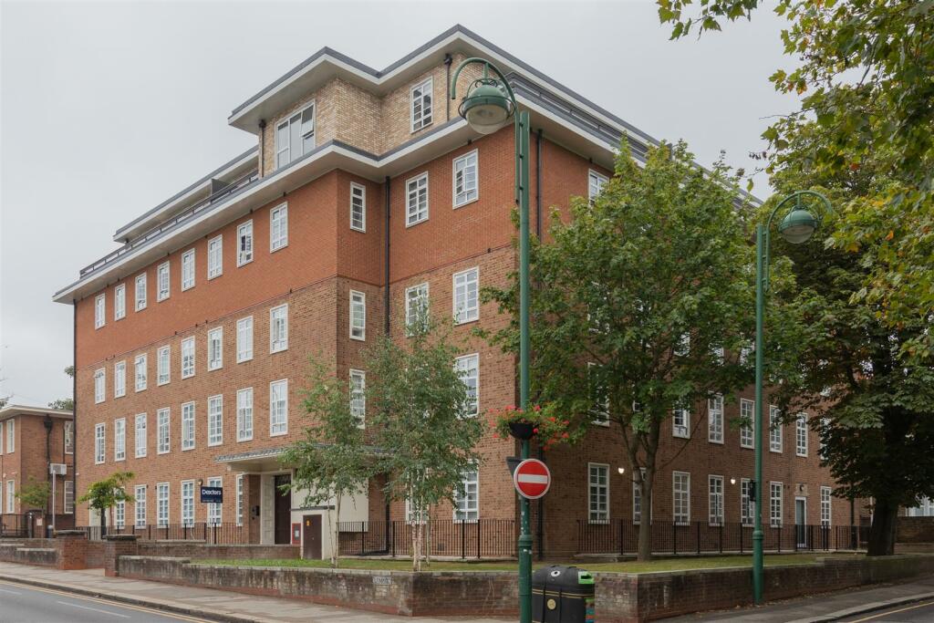 Robart House, E11