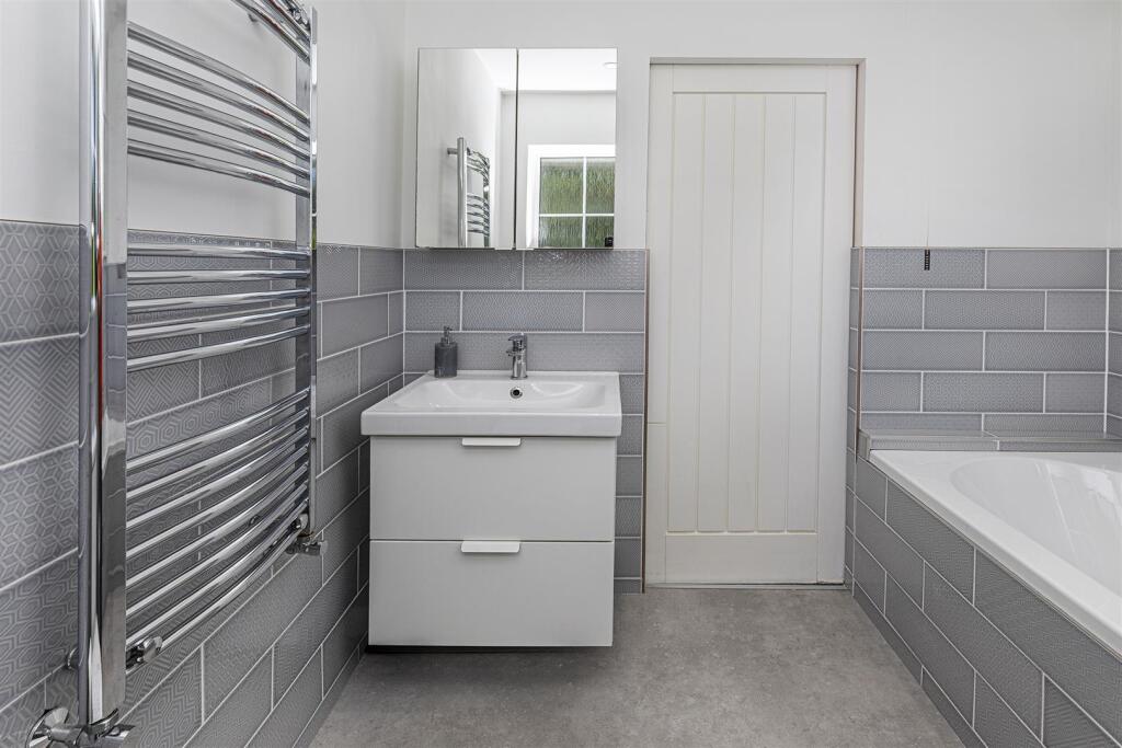 Bramleys Estate Agents - Cheviot Way - Mirfield (4