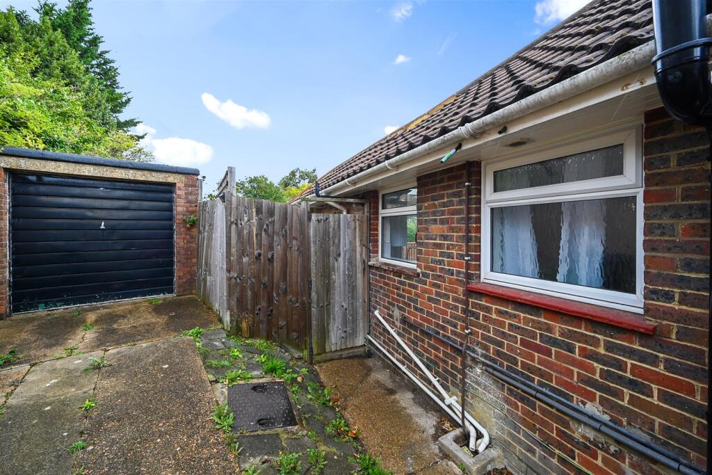 Hillside, BN41 (25).jpg