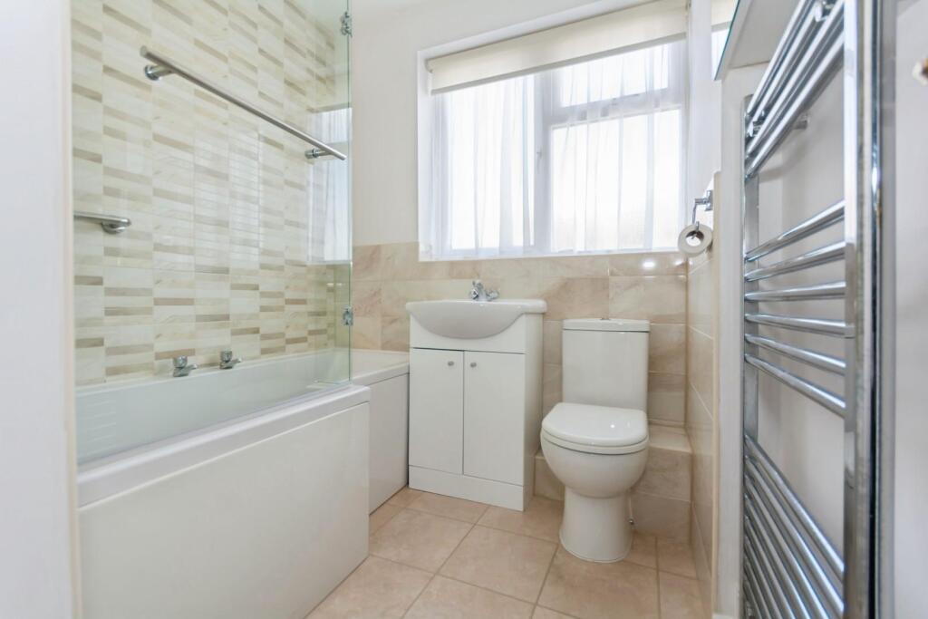 Bathroom 1.jpg