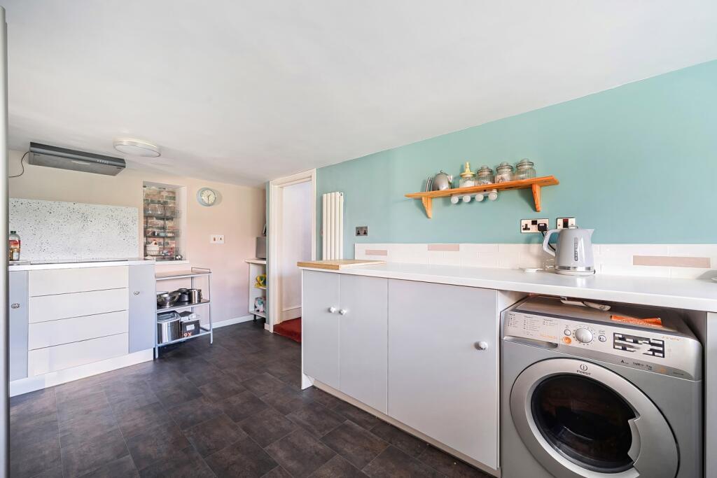 1386820-15-69304dfea99c8