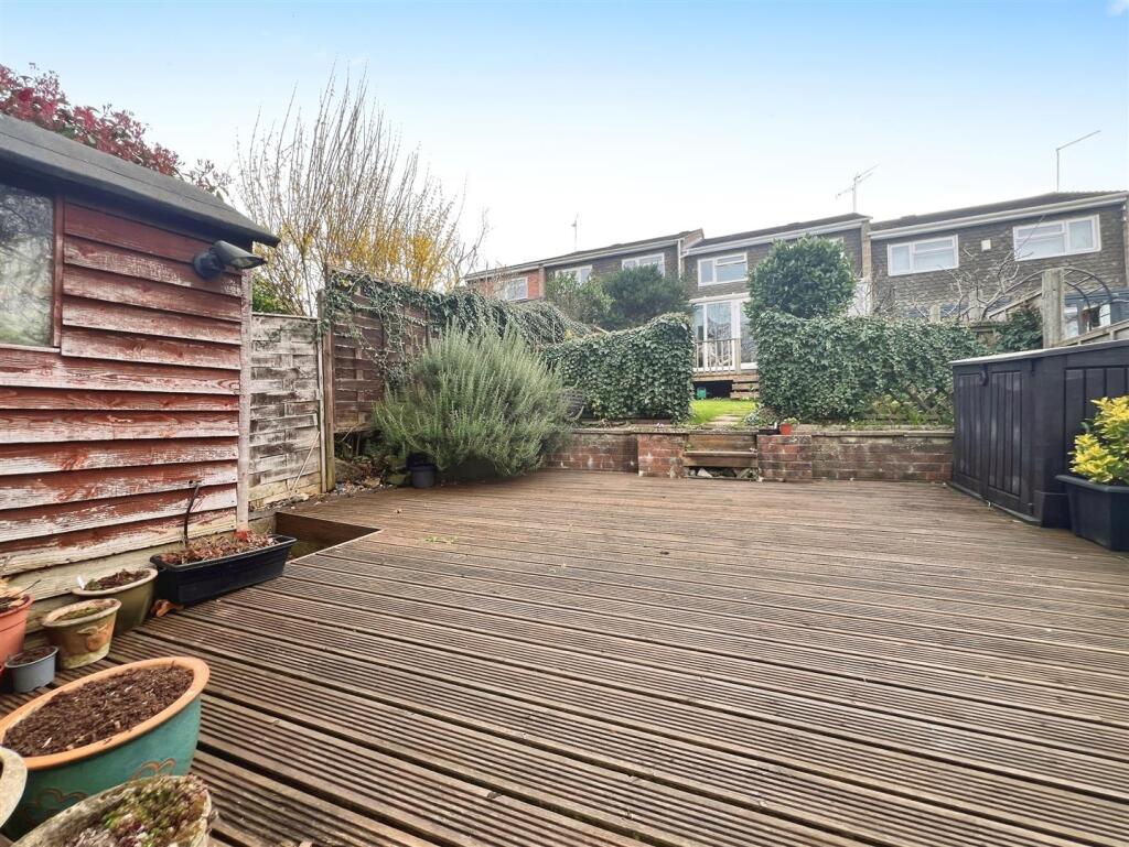 1010ed10-lower 20deck 20towards 20house.jpg