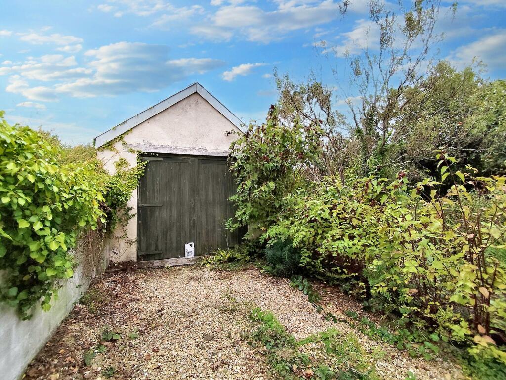 Detached Garage