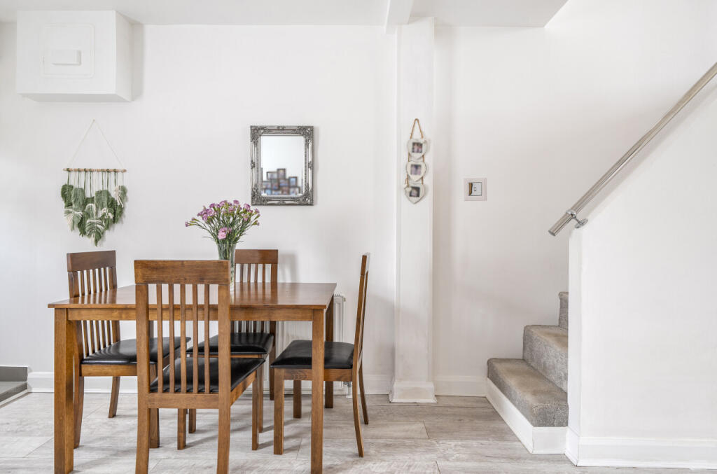 1356689-12-68cbfb...