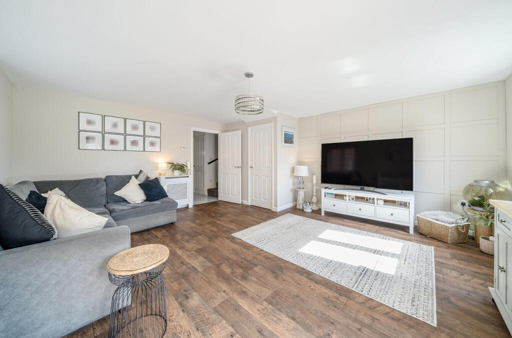 1315837-19-685e64...