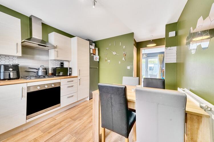 9 6817640422a02 1286968 ARW 9