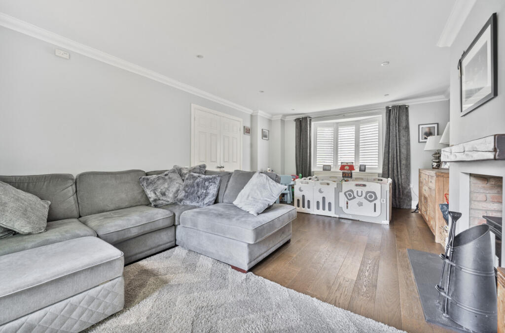 1316798-10-685d48...