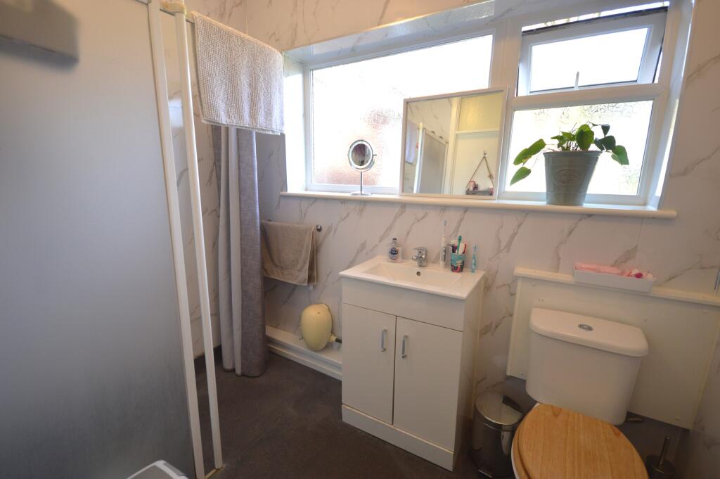 SHOWER ROOM