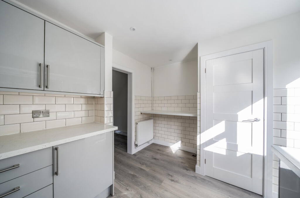 1354985-8-68c7d52...