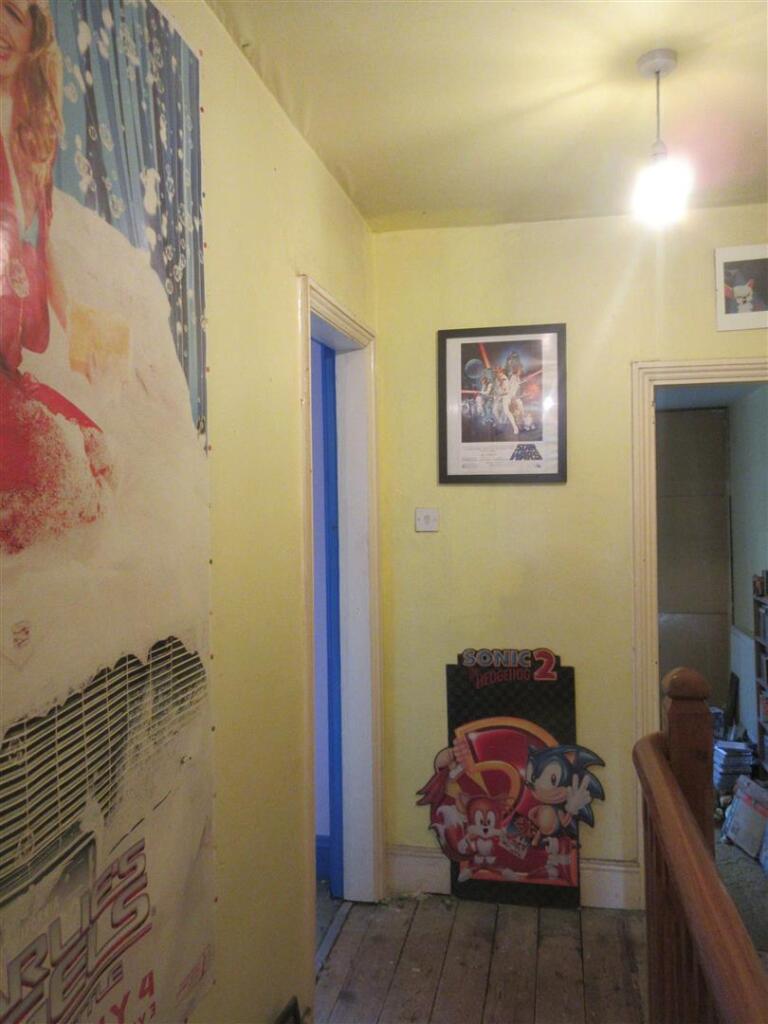 7 Hartshorne Rd Landing 4.JPG