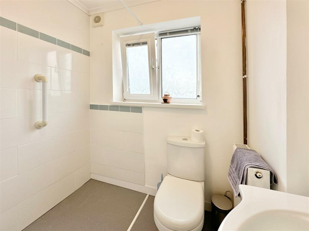 Downstairs Shower Room.JPG