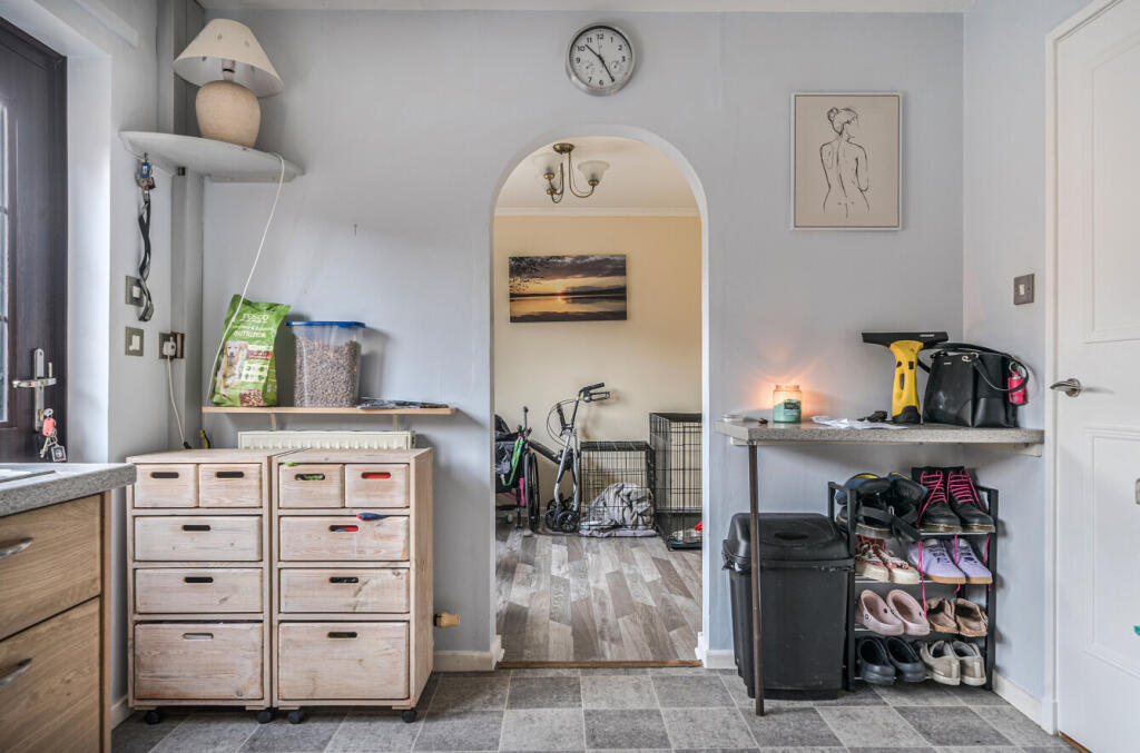 1372601-3-68fb40e...