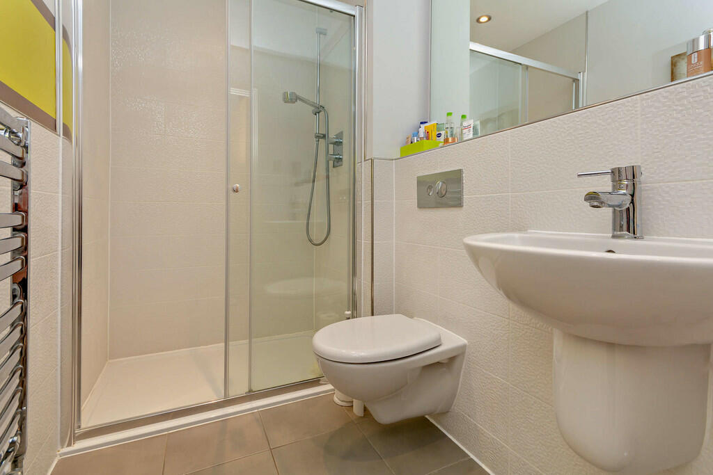 8605070-interior0...