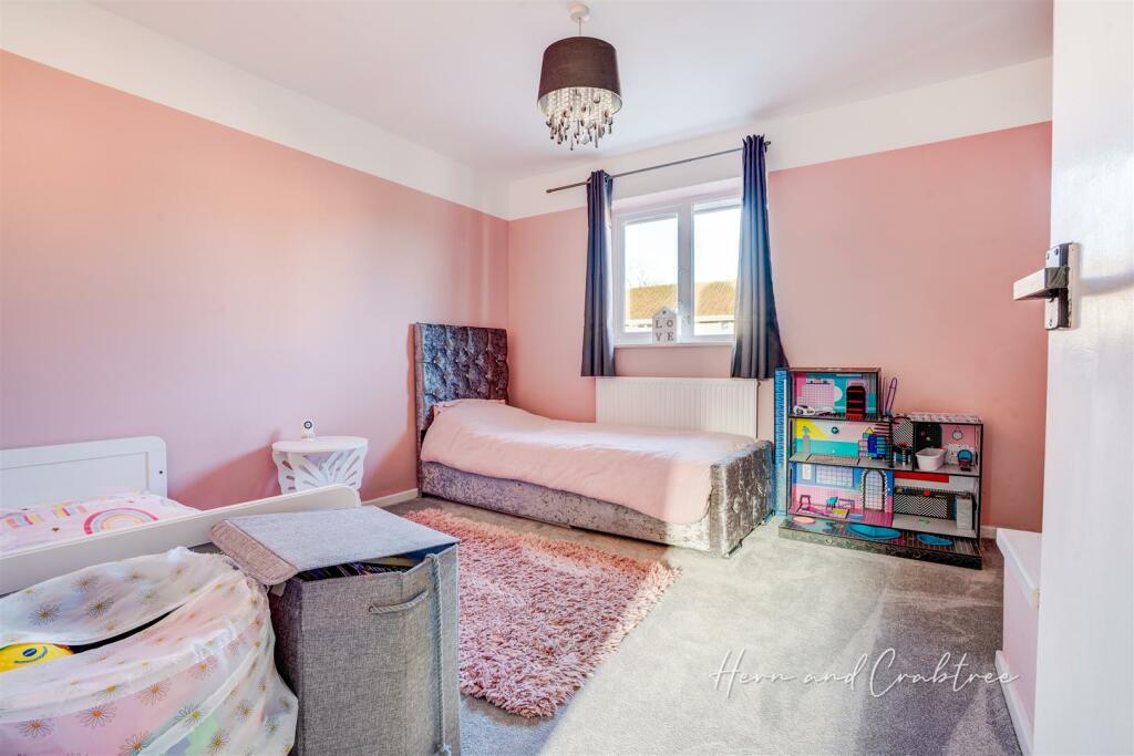 Kennington Close, Thornhill, HernCrabtree (10).jpg