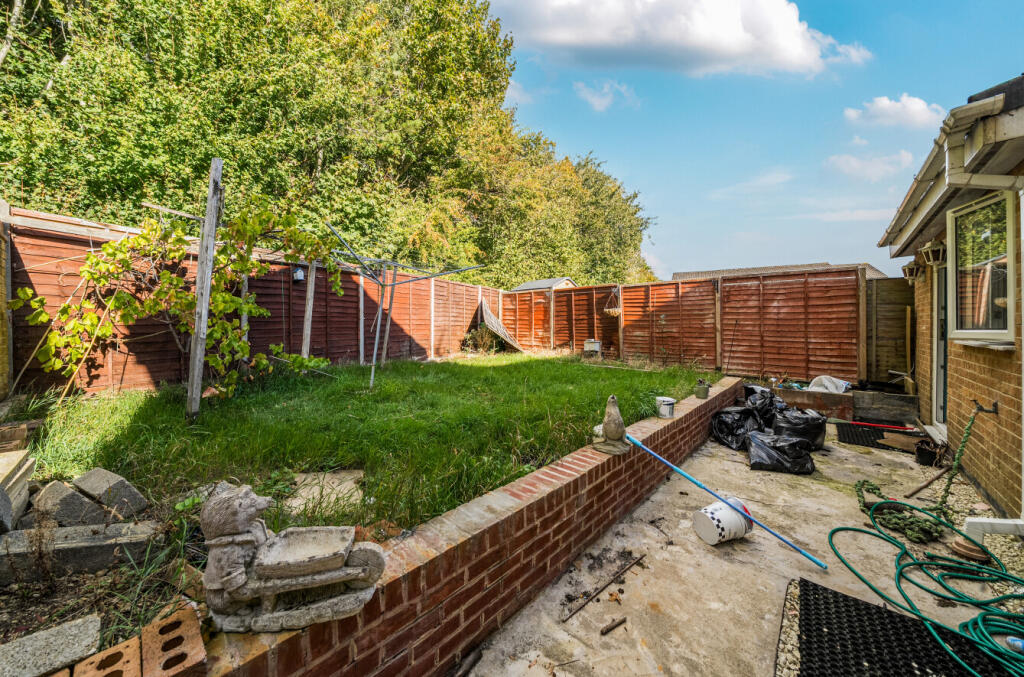 13484441968d408146c743