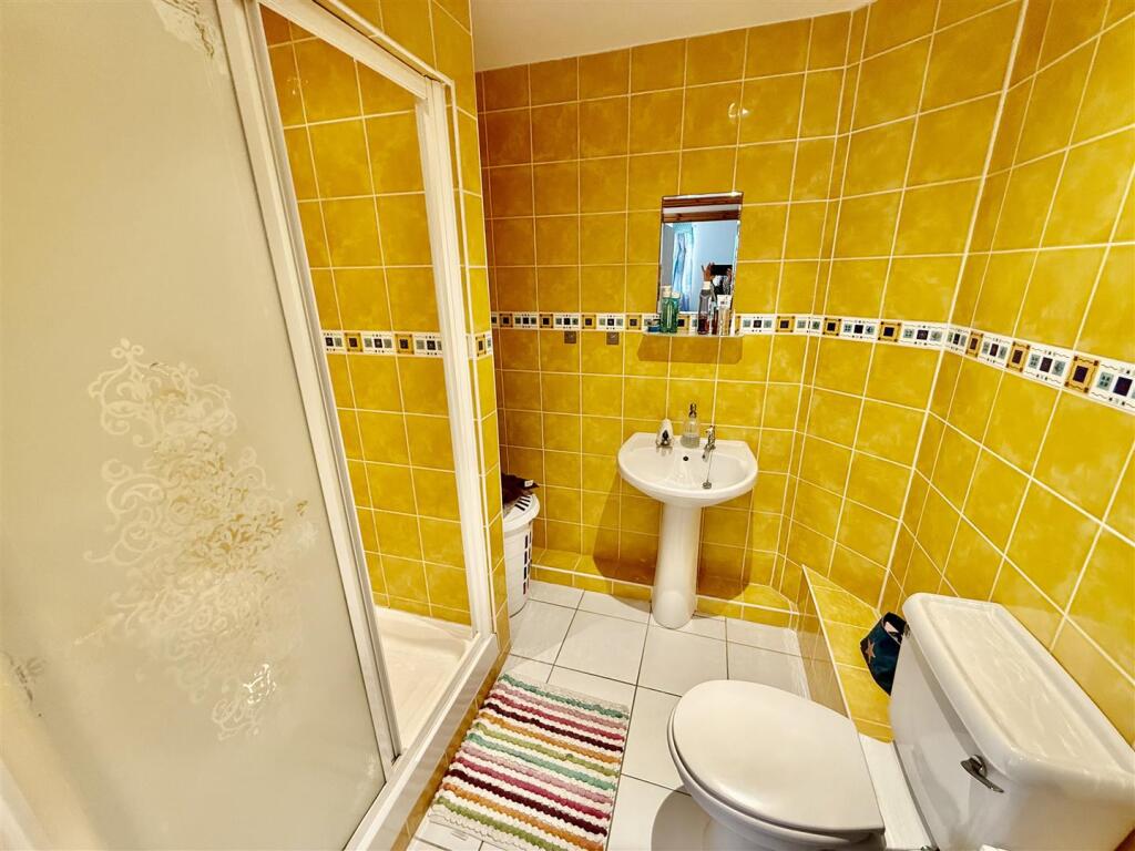Shower room.JPG