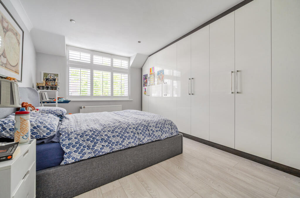 1309405-6-684995b...