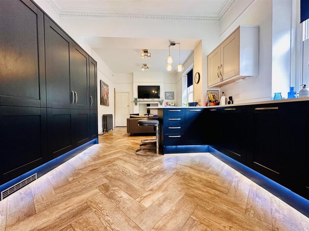 Kitchen/Family/Breakfast room