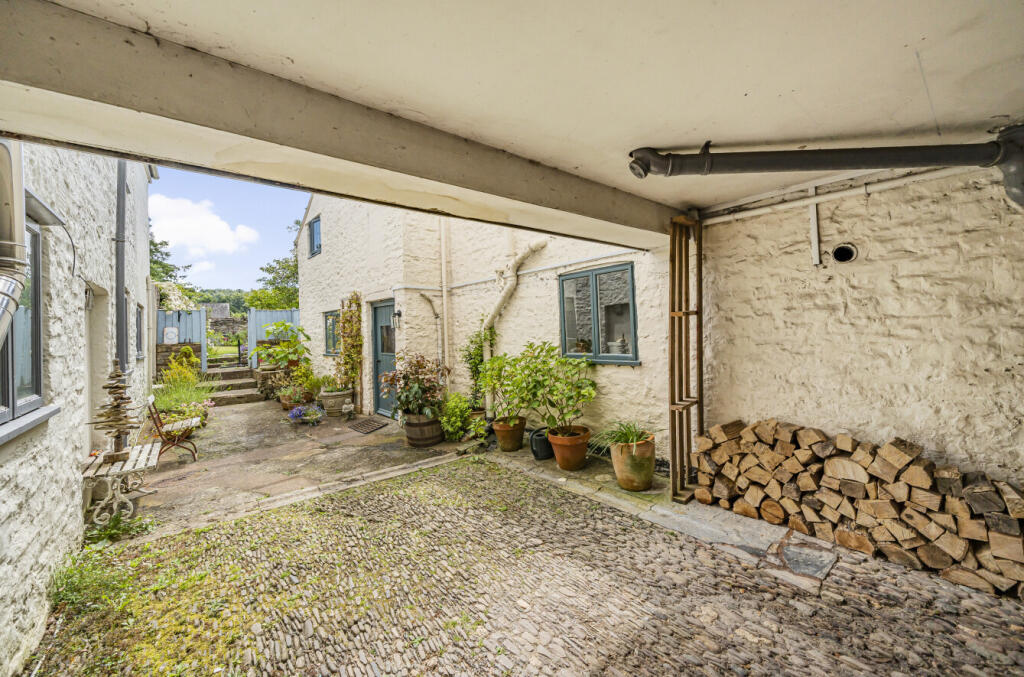 Bampton, Seddons