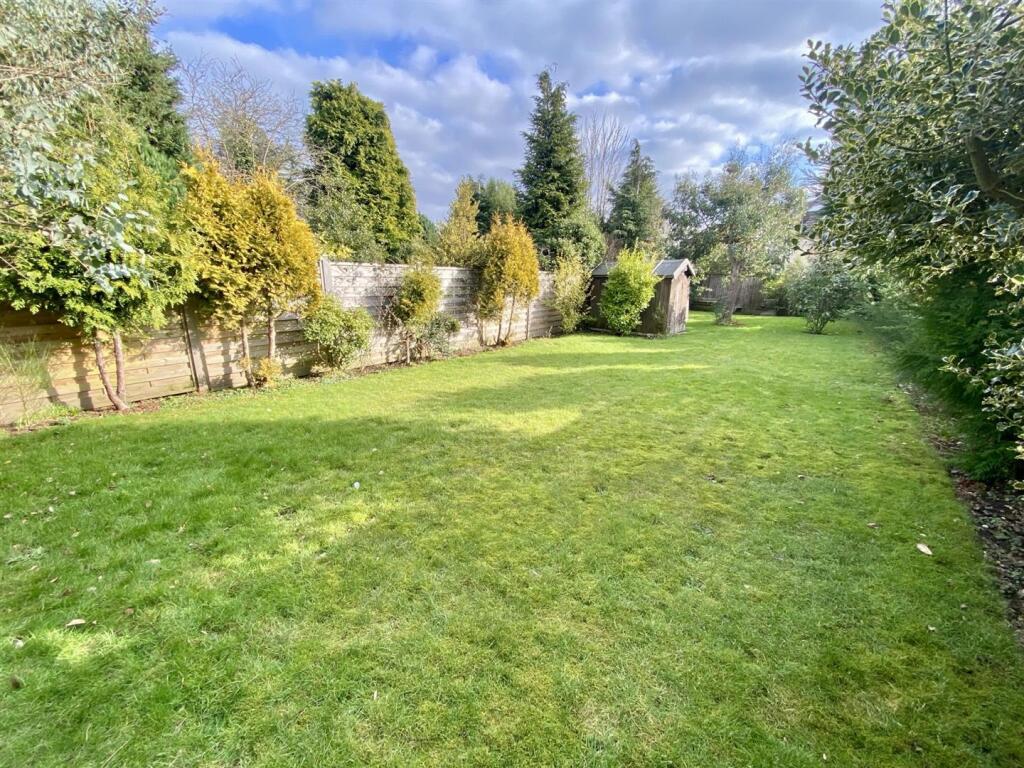 Bramleys Estate Agents - Glebe Gate - Mirfield (23