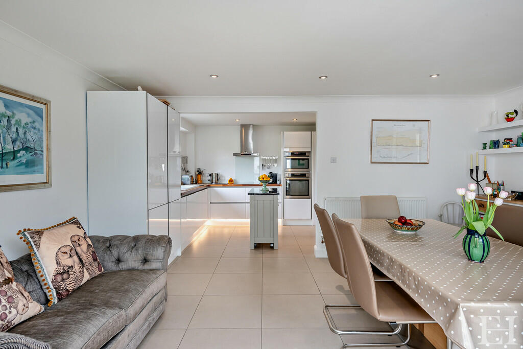 8590702-interiorw...