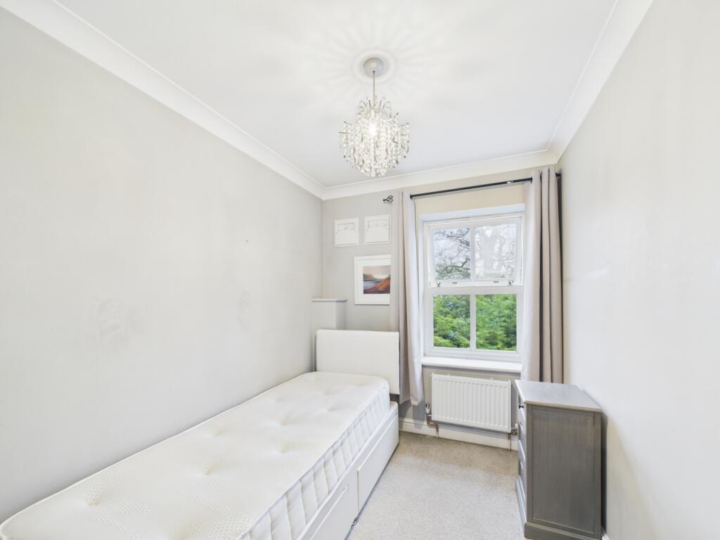 CAM03750G0-PR0081-STILL012