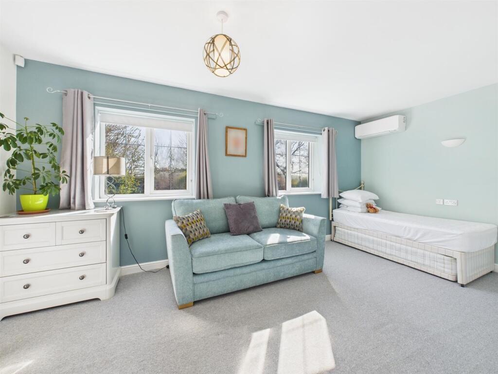 Bedroom: