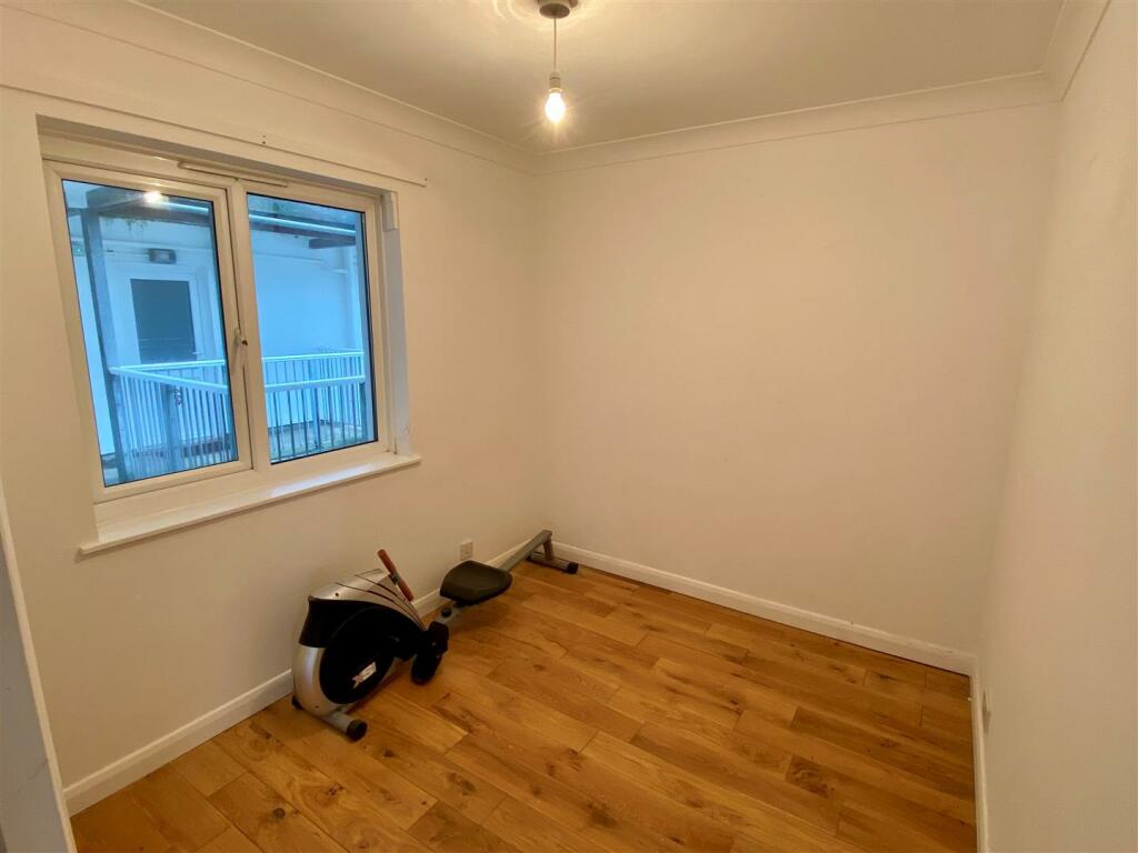 3 Attenborrow Court Bedroom 2