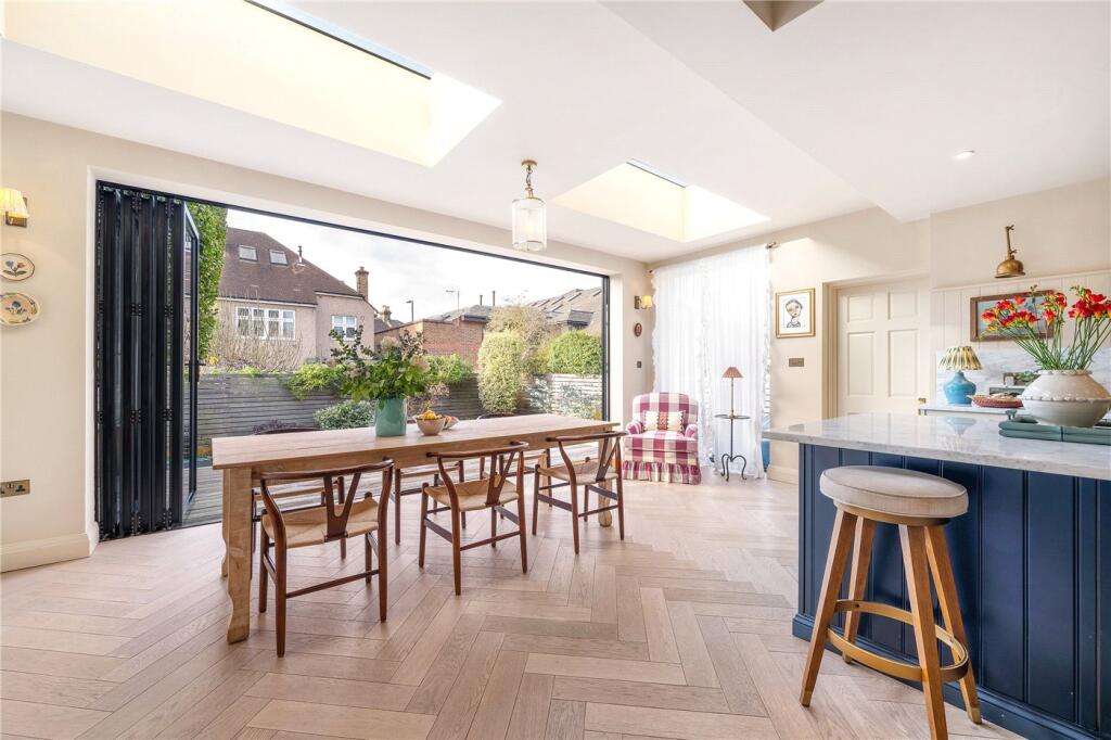 Kitchen/Dining