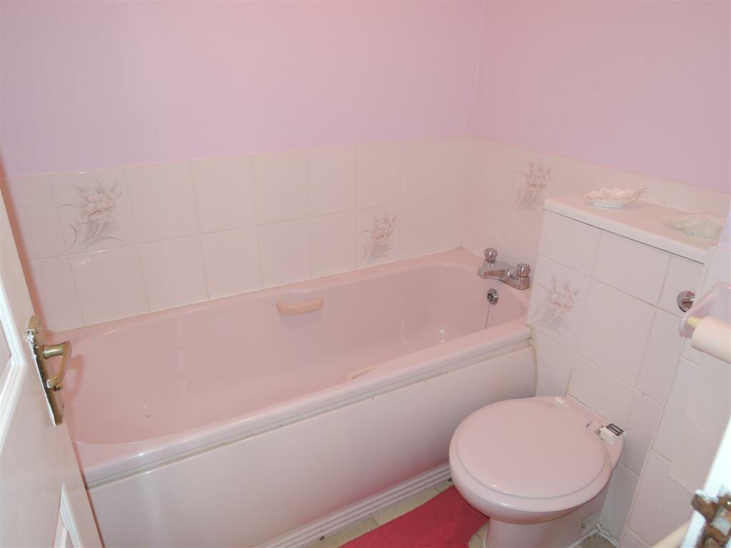 Family Bathroom: