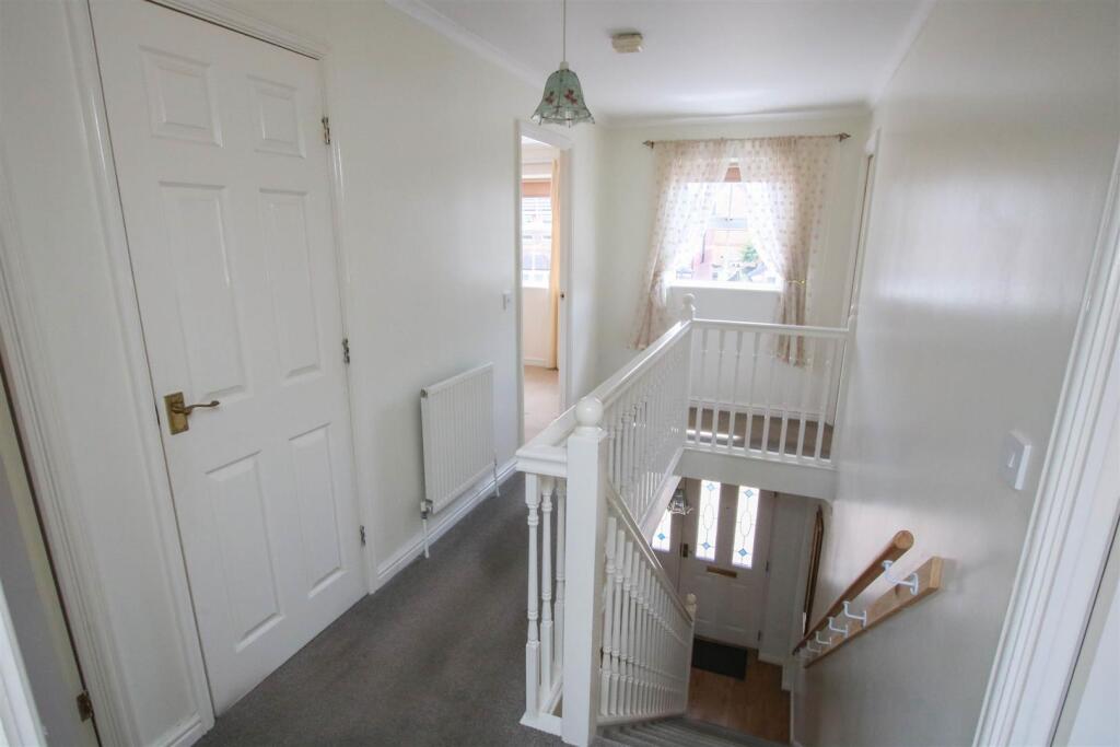 FIRST FLOOR GALLERY STYLE LANDING