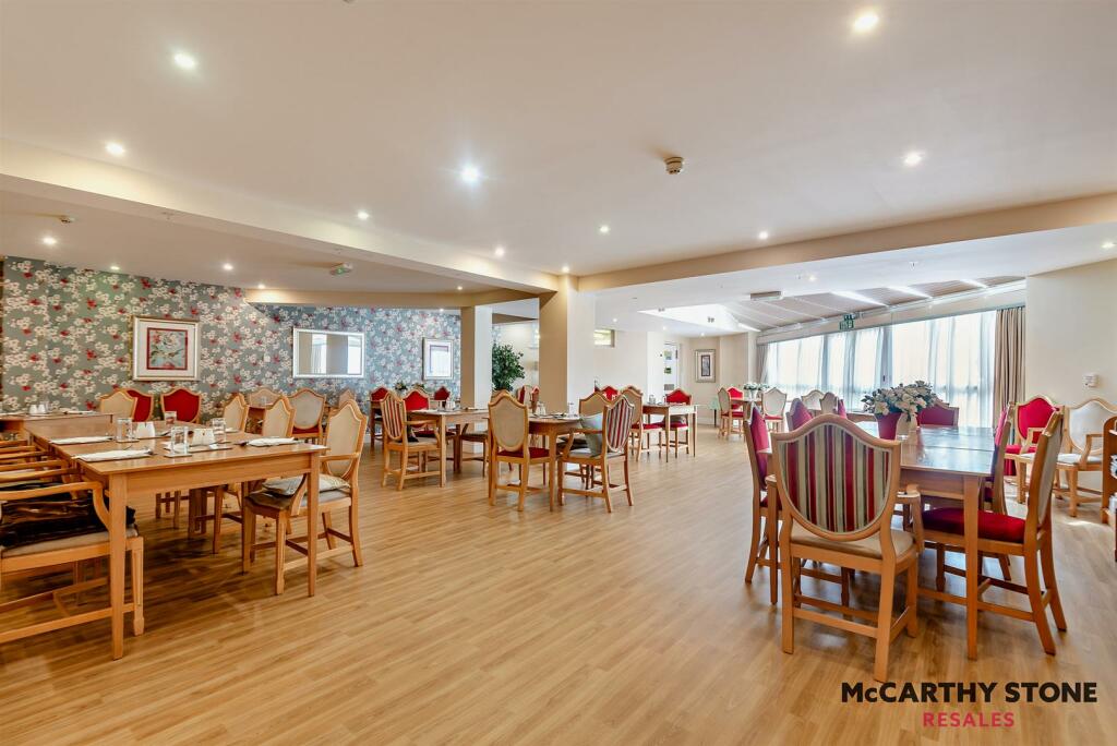 8596910-interior14-800.JPG