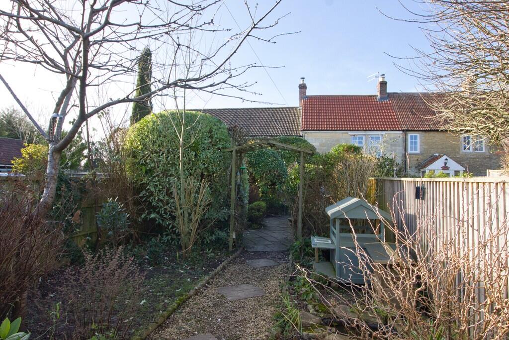 86 corsham rd14