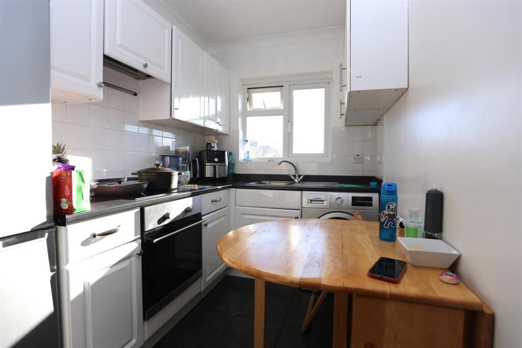 5a Downland Drive (4).JPG