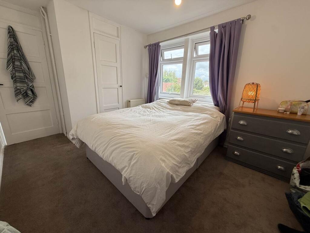 BEDROOM 2